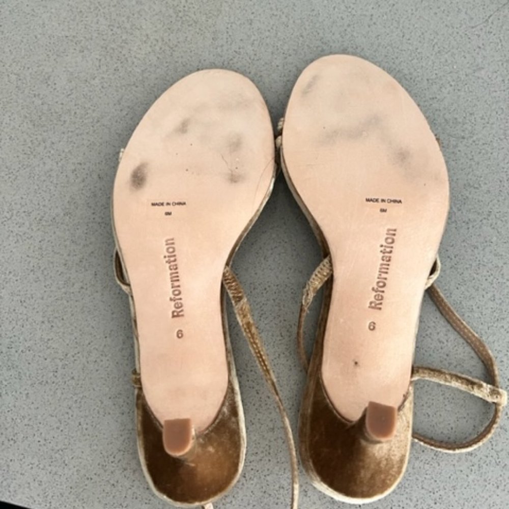 Reformation - Marylou Heel Sandal - Ochre Crushed Velvet - Picture 4 of 5